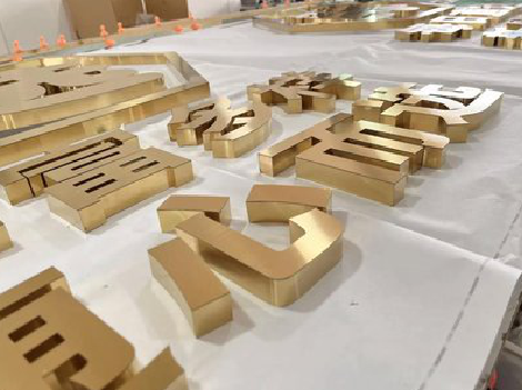  邓州拉丝不锈钢字的特点。